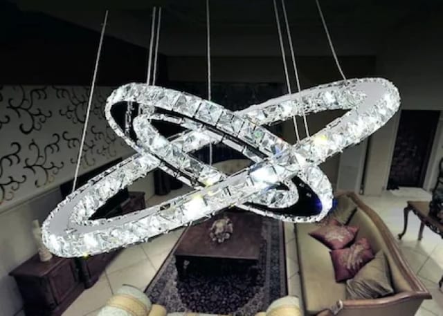 Lumini LED moderne în living, decor elegant și eficient