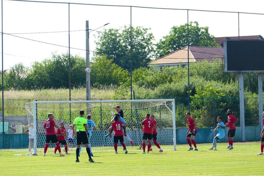 Echipa de fotbal ACS Transilvania Sport Academy Oradea în antrenament
