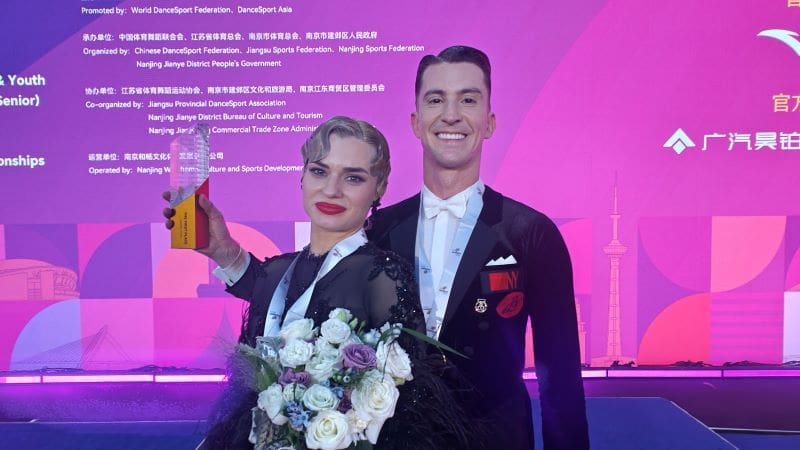 Pereche de dansatori români în timpul finalei la Campionatul Mondial