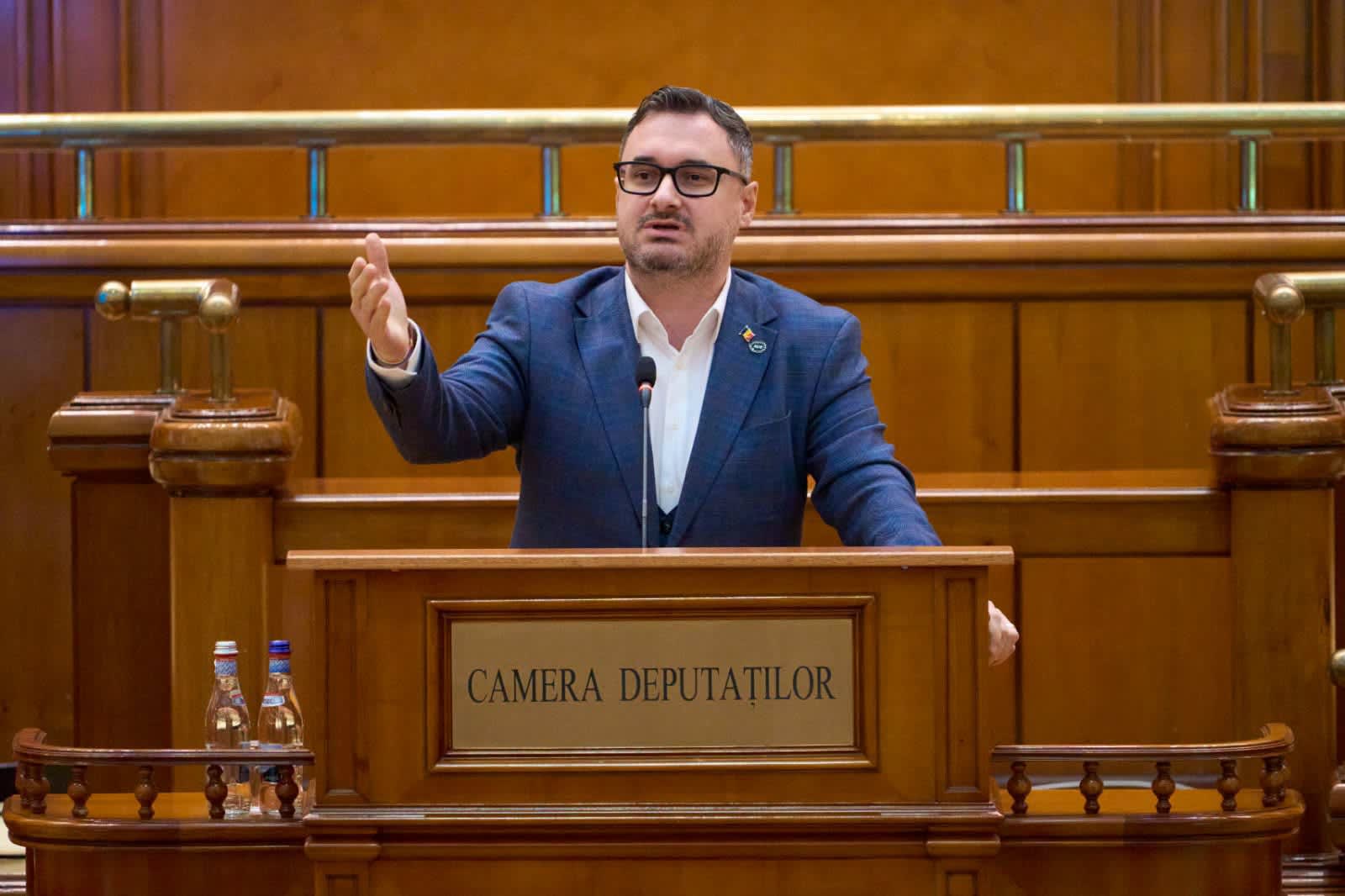 Deputat AUR Dan Tanasă în timpul audierii la Parchet