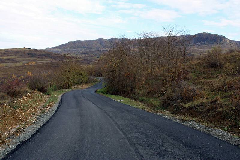 Lucrări de infrastructură în Vima Mică, muncitori și utilaje Lucrări de infrastructură în Vima Mică, muncitori și utilaje