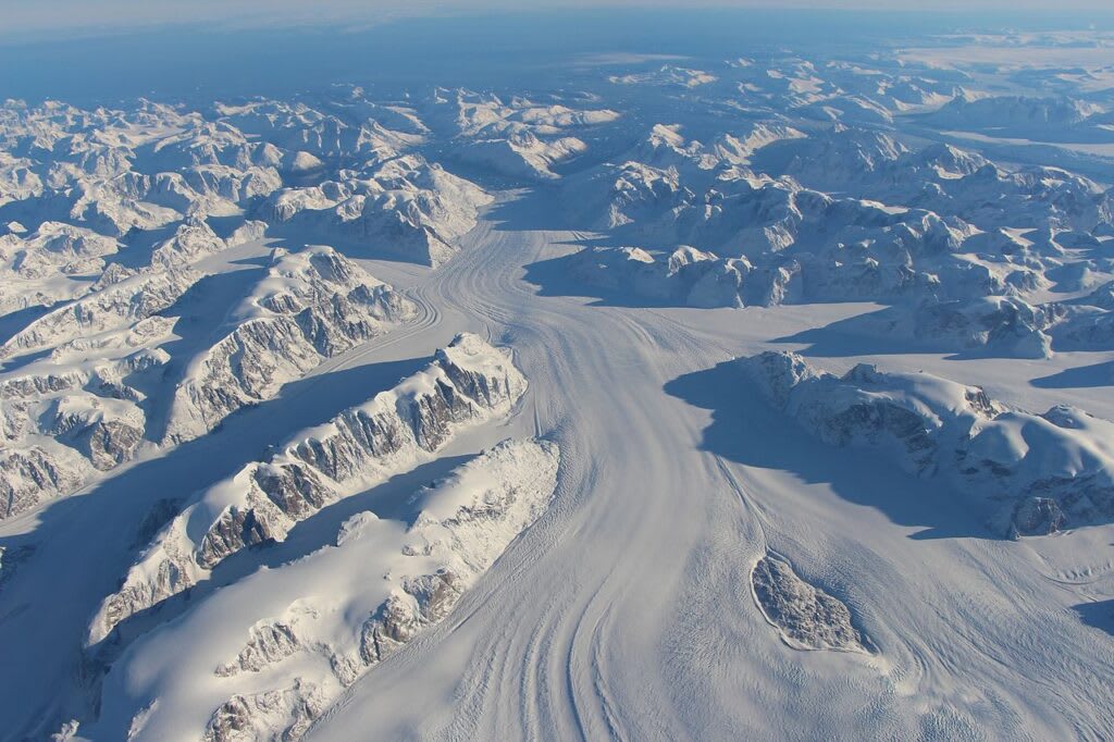 Relief ascuns sub gheața Antarcticii