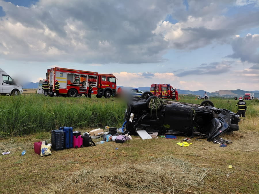 Mașină răsturnată pe DN 1, intervenție de urgență în județul Bihor
