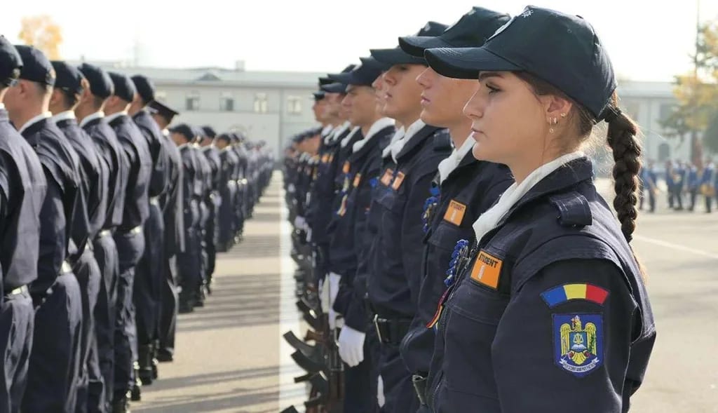 Tineri candidați în proces de înscriere la Academia de Poliție Buzău
