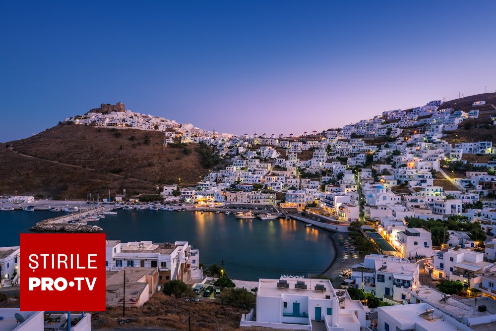 Cazare Airbnb în Grecia, plajă și peisaj mediteranean