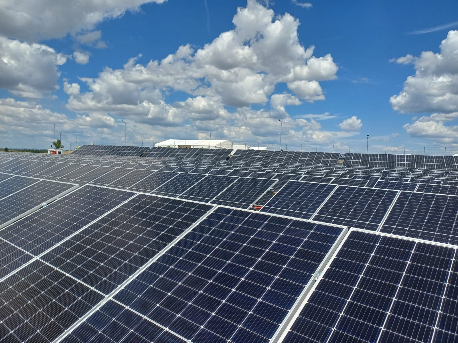 Camion de energie regenerabilă în Germania, rețea electrică, infrastructură