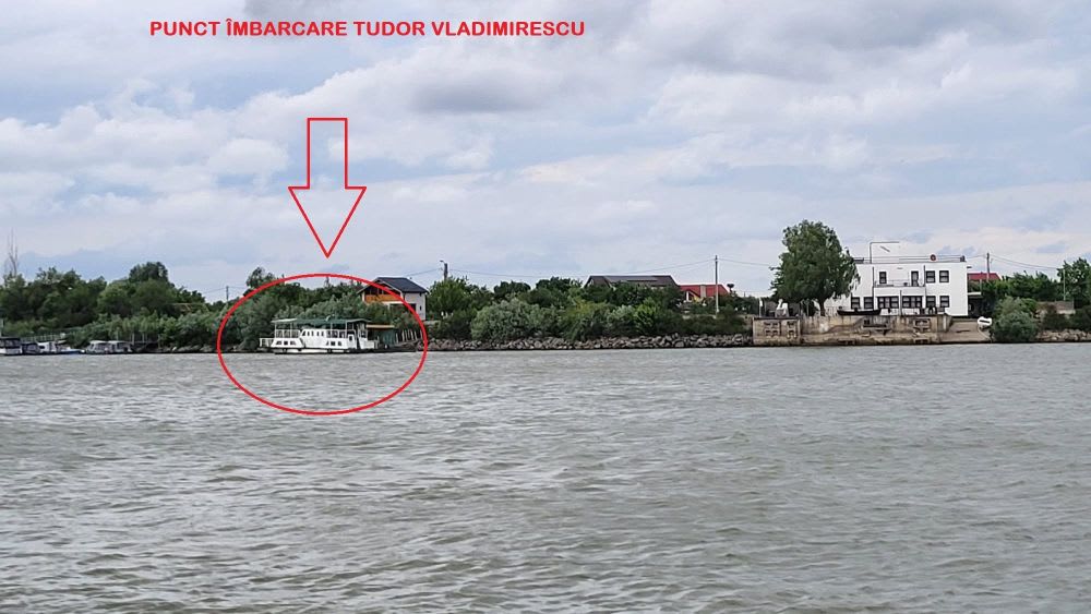 Ponton avariat de la punctul de trecere a Dunării din Tudor Vladimirescu