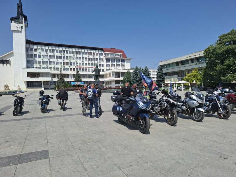 Motocicliști participanți la paradă și workshop în Vaslui