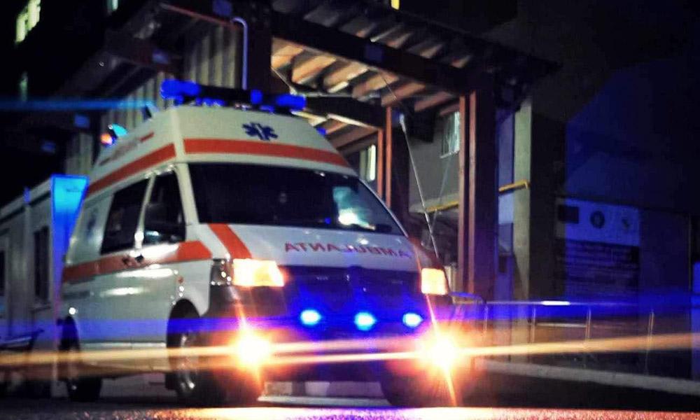 Echipaj de ambulanță Dâmbovița intervenind la urgență