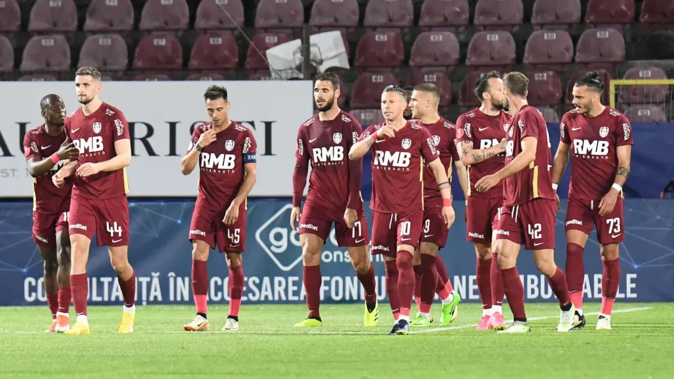 Jucători CFR Cluj în vestiar, conferință de presă, tensiuni