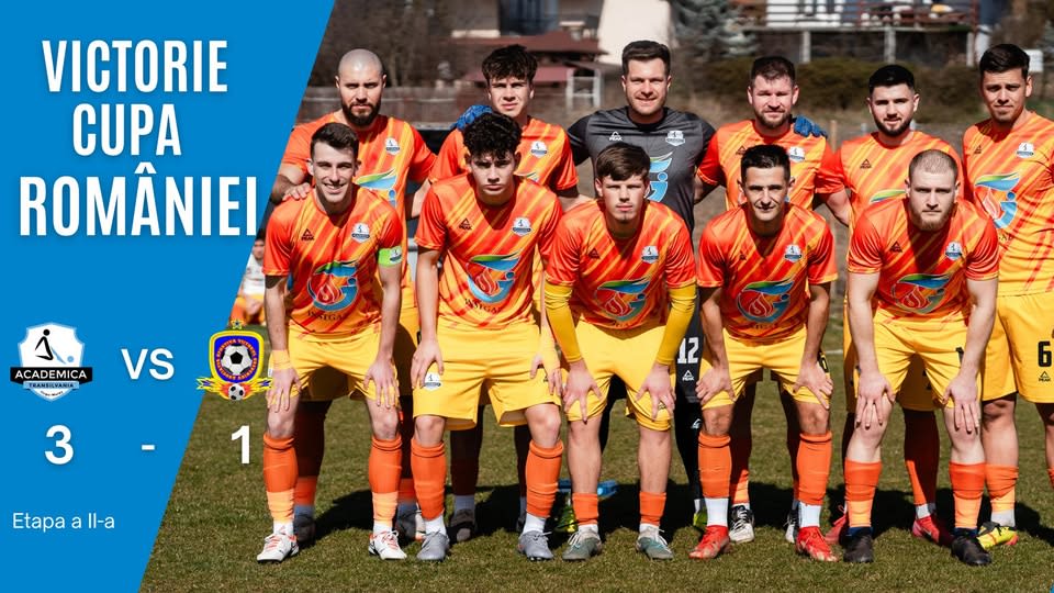 Fotbalist tânăr în acțiune pe teren