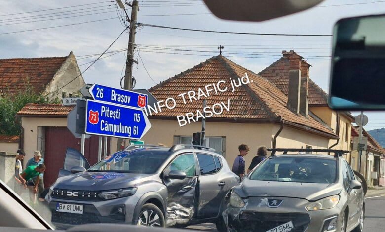 Mașini avariate după accident pe DN 73 la Tohanu Nou