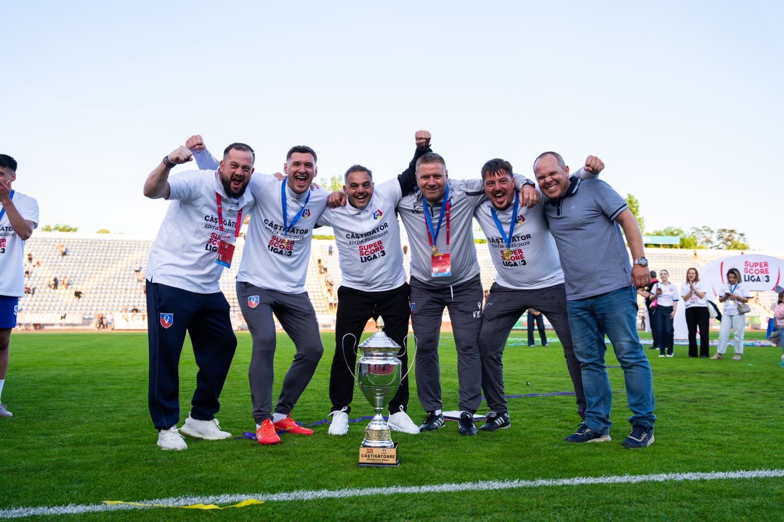 Clădire administrativă a Agenției Naționale pentru Sport, înconjurată de terenuri și baze sportive