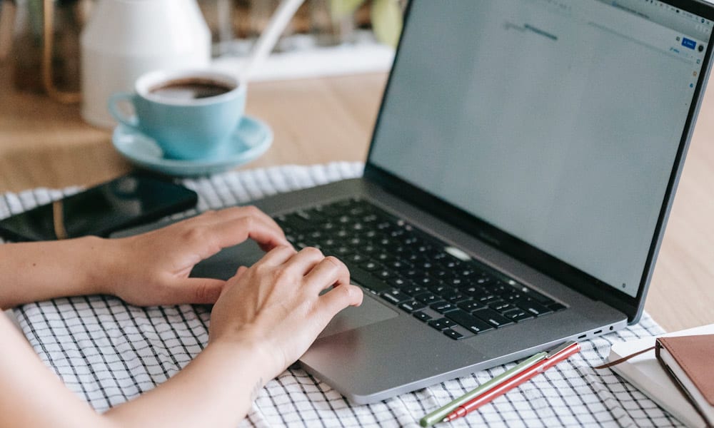 Copil pe telefon mobil, supraveghere parentală online Copil pe telefon mobil, supraveghere parentală online