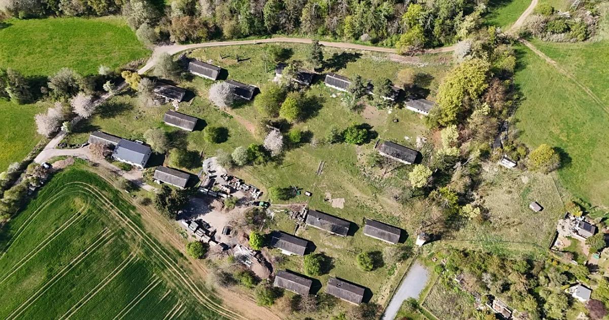 Complex de clădiri dezafectate în Germania, teren extravilan, construcții abandonate