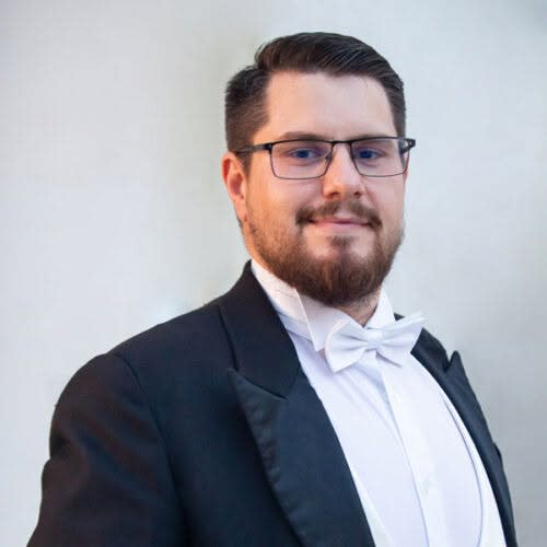Tenorul Mădălin Băldău în rolul lui Remendado în spectacolul Carmen Tenorul Mădălin Băldău în rolul lui Remendado în spectacolul Carmen