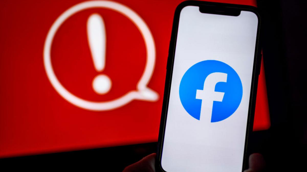 Utilizatori din România încercând să acceseze Facebook pe dispozitive mobile și desktop Utilizatori din România încercând să acceseze Facebook pe dispozitive mobile și desktop