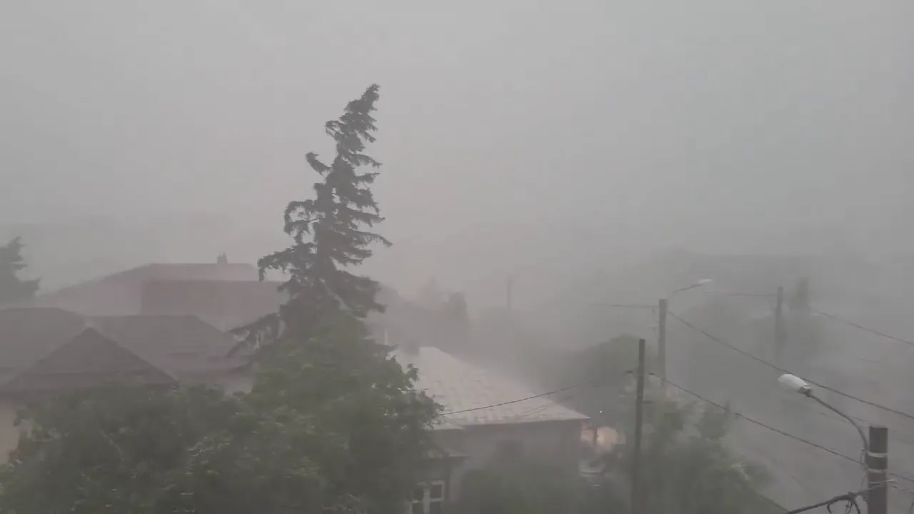 Vijelie și grindină peste județul Bacău, România Vijelie și grindină peste județul Bacău, România