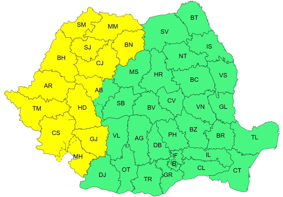 Vijelie cu nori negri și ploaie torențială peste județul Bihor