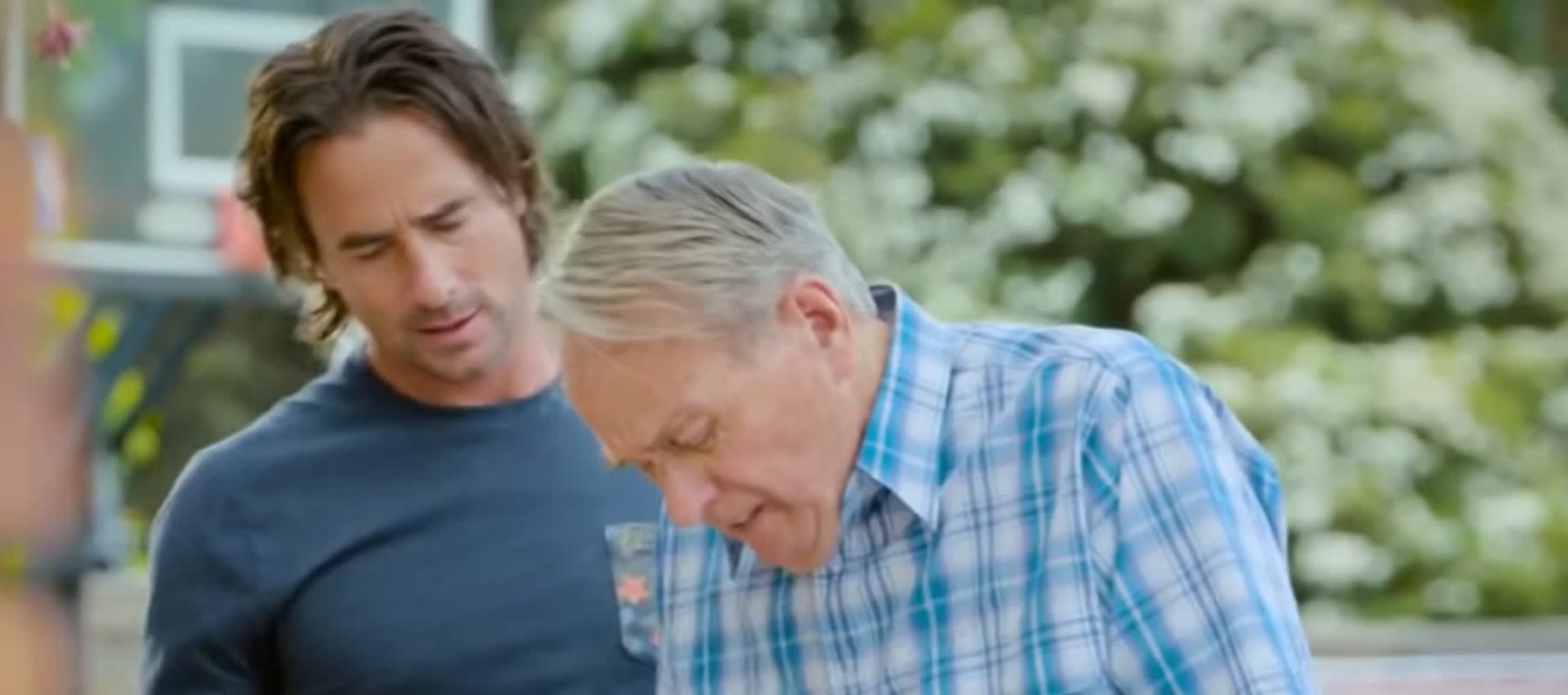 Actorul Terence Donovan în rolul din serialul „Neighbours”