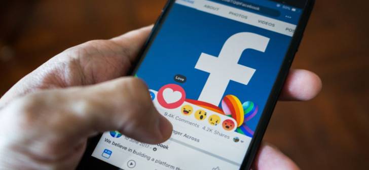 Ecran cu mesaj de eroare 'Cont indisponibil temporar' pe Facebook