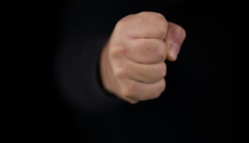 Polițiști intervenind la locuința familiei din Gârliciu Polițiști intervenind la locuința familiei din Gârliciu