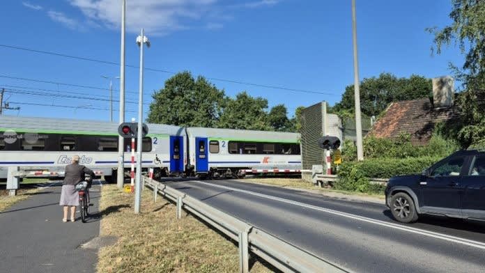 Pasaj rutier și feroviar modern peste calea ferată în România Pasaj rutier și feroviar modern peste calea ferată în România