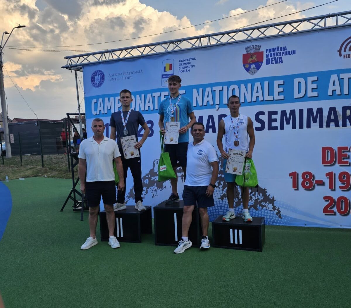 Procopie Octavian în timpul cursei de 3000 m obstacole Procopie Octavian în timpul cursei de 3000 m obstacole