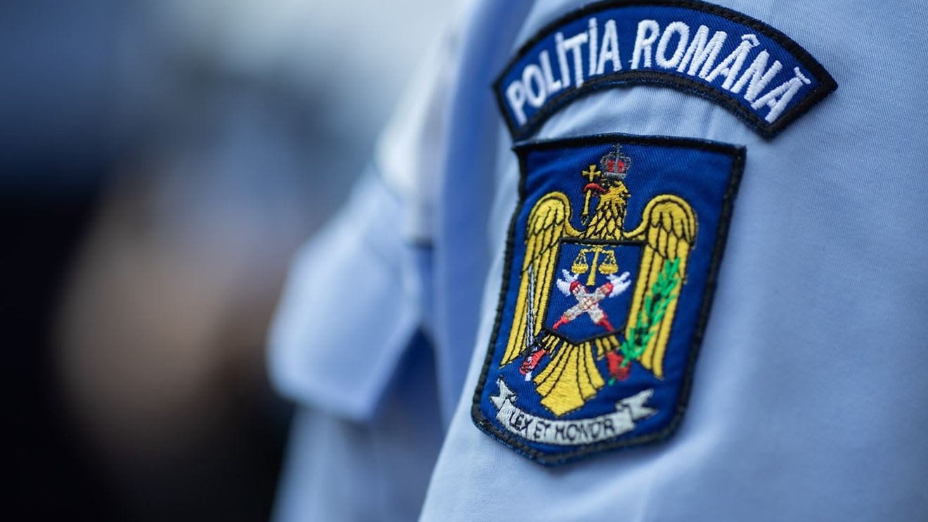 Polițiști doljeni investigând incidentul cu persoană agresată