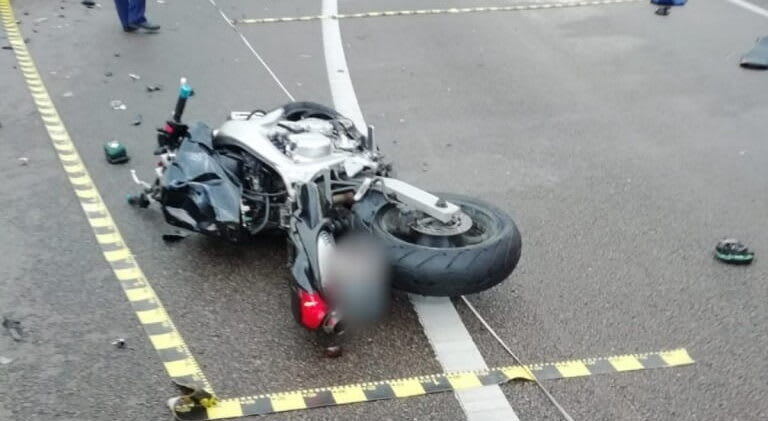 Accident rutier la Pătrăuți, motociclist rănit