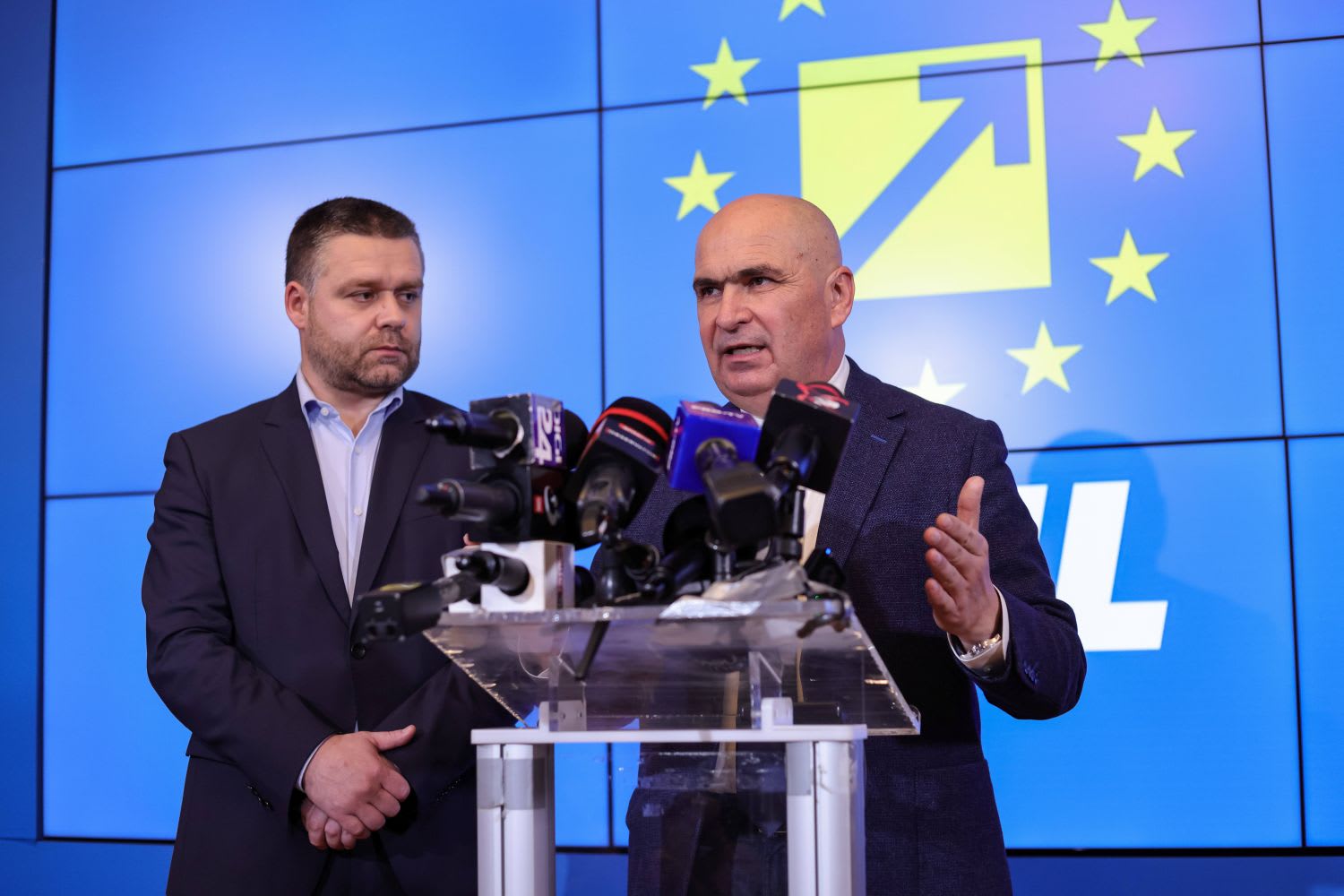 Ciprian Ciucu și Ilie Bolojan în discuție politică Ciprian Ciucu și Ilie Bolojan în discuție politică