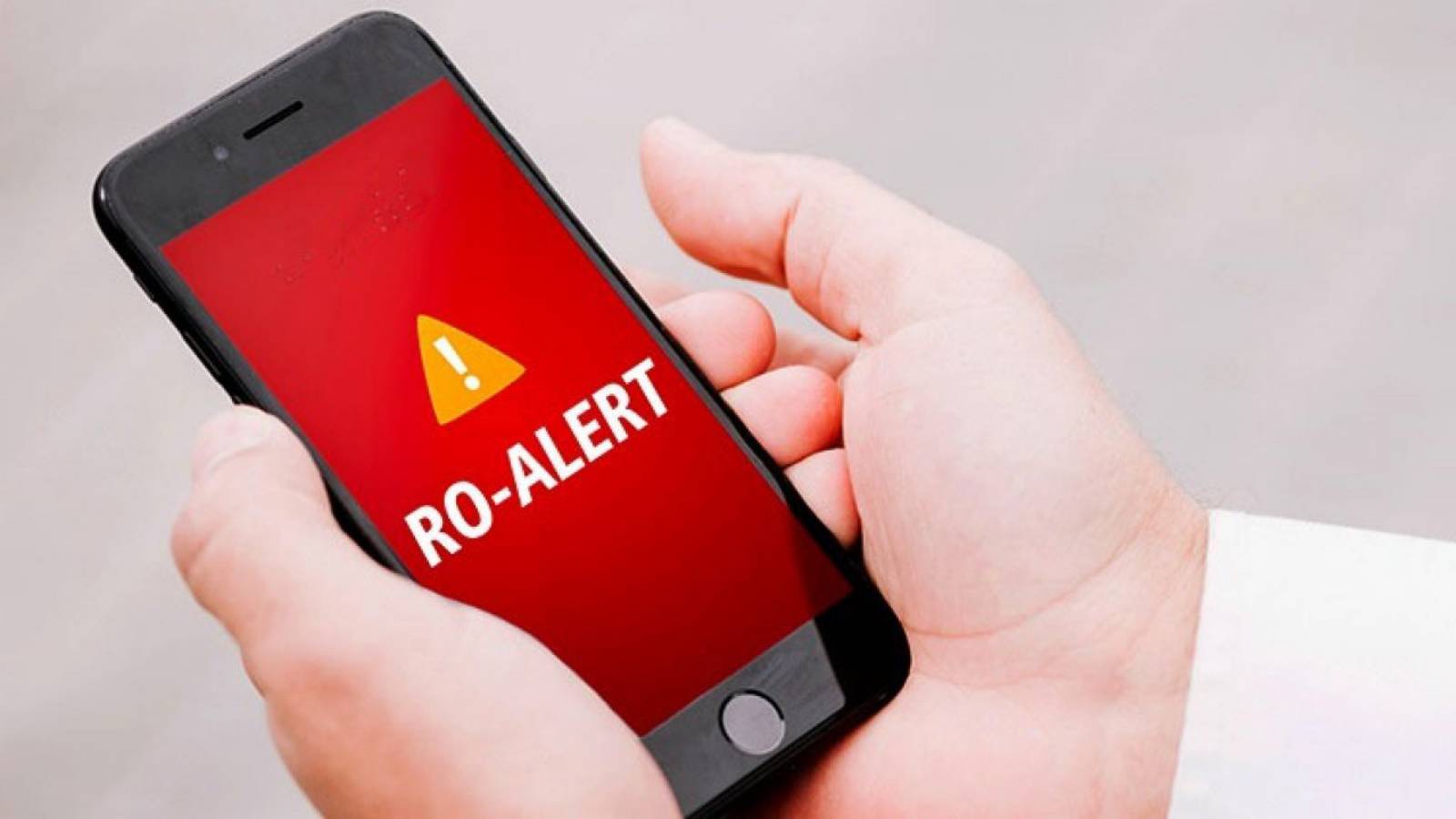 Radar militar detectând ținte aeriene în apropierea graniței României Radar militar detectând ținte aeriene în apropierea graniței României