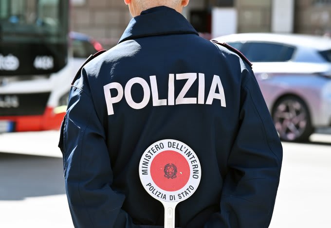 Polițiști și militari italieni protestează în centrul Romei