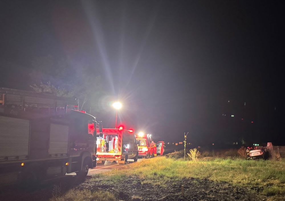 Mașină răsturnată pe DN 2D în Vrancea, intervenție de urgență