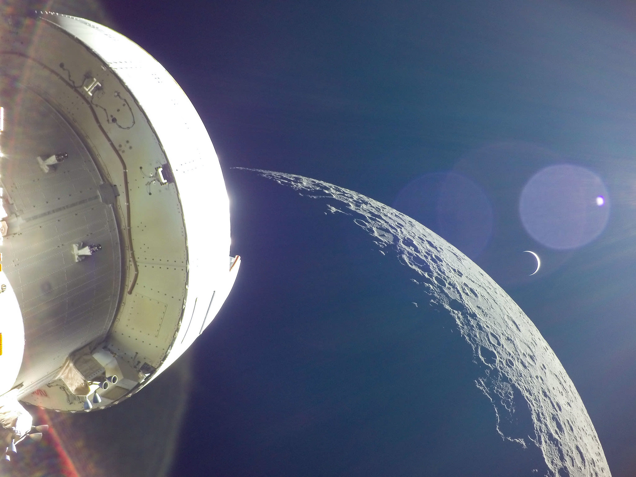 Fragment de rachetă spațială aproape de impact cu Luna