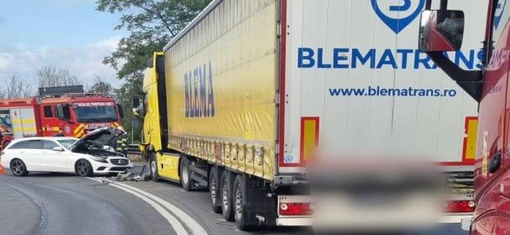 Accident rutier pe șoseaua Lugoj - Deva, Timiș, cu autospeciale de intervenție