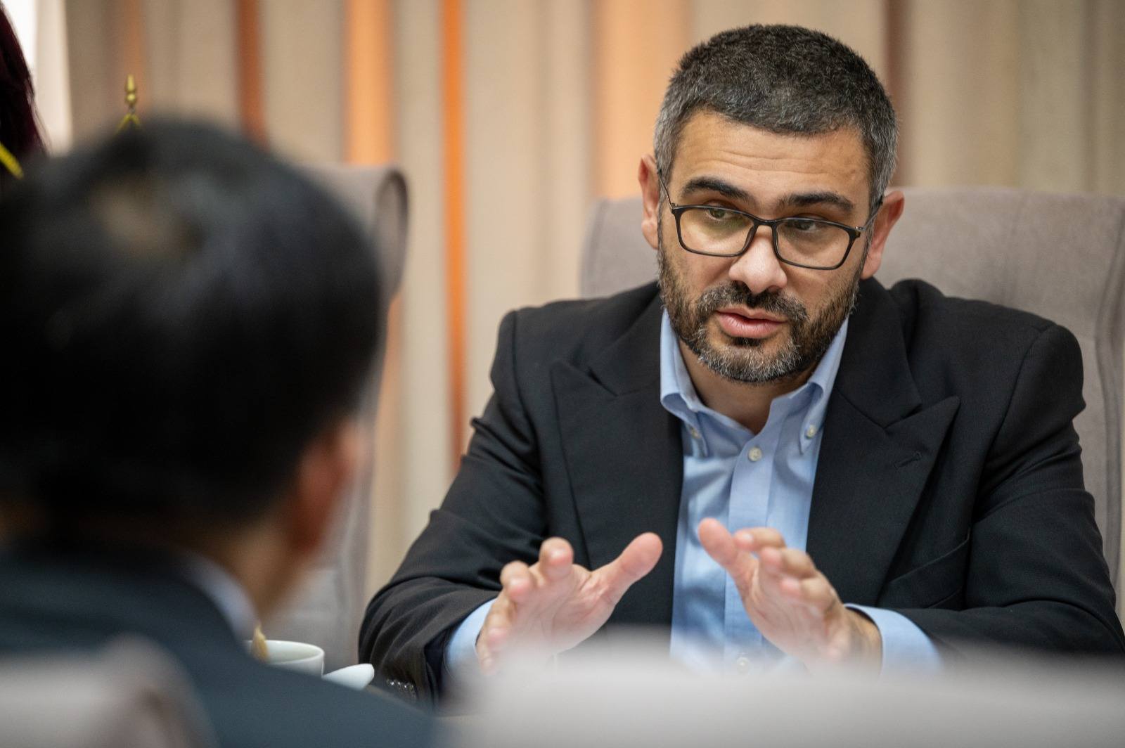 Florin Manole în timpul declarațiilor despre legea salarizării Florin Manole în timpul declarațiilor despre legea salarizării
