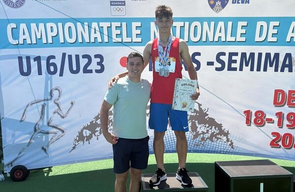 Ianis Măciucă pe podium la Campionatul Național de Atletism Ianis Măciucă pe podium la Campionatul Național de Atletism