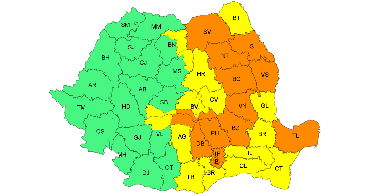 Furtună cu ploi torențiale și vijelii în județul Galați