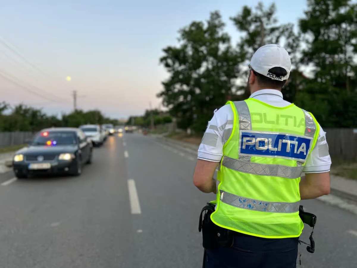 Bărbat din Săveni, cercetat penal după ce a condus un autoturism neînmatriculat Bărbat din Săveni, cercetat penal după ce a condus un autoturism neînmatriculat