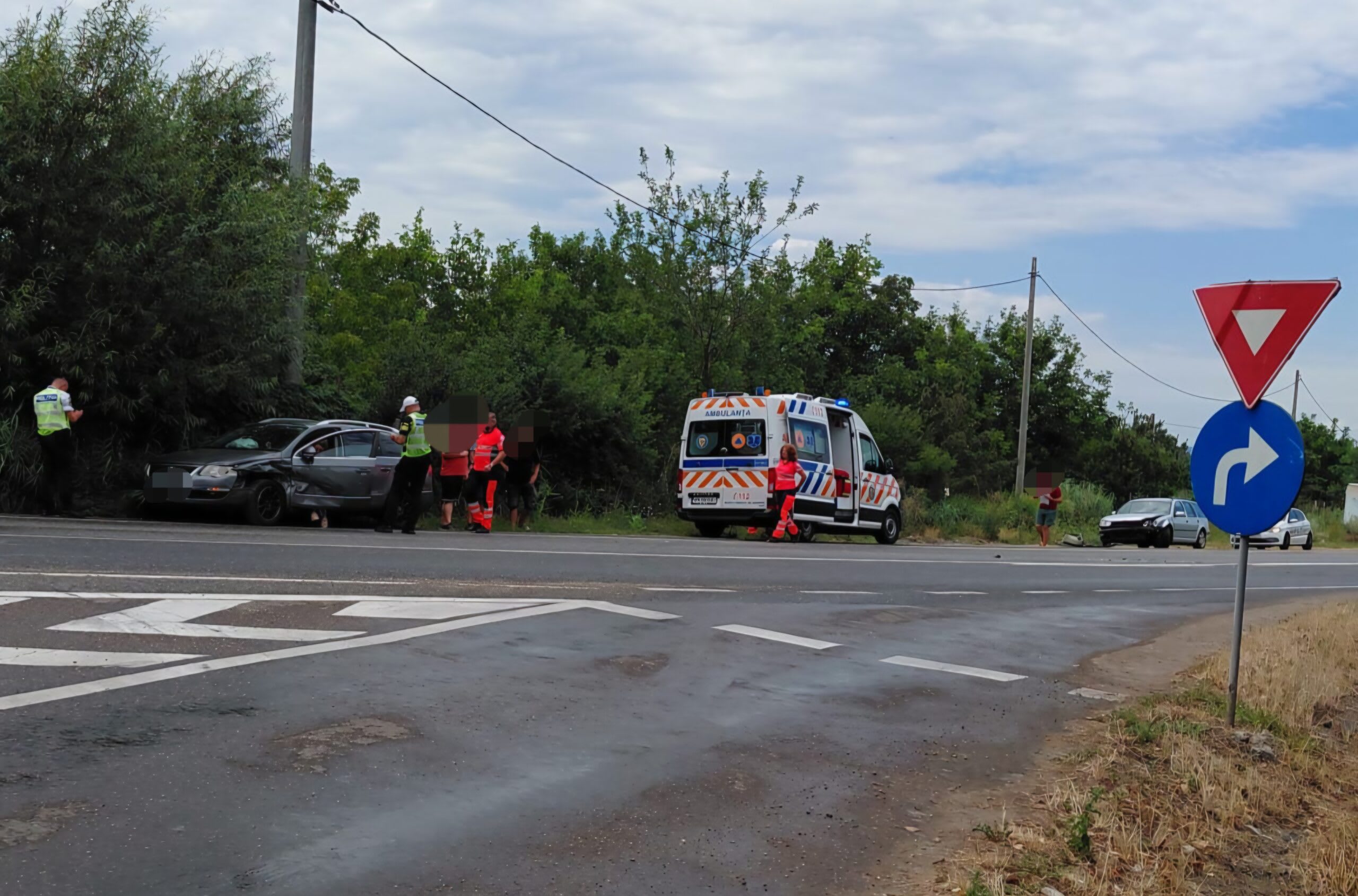 Accident rutier cu două mașini pe DN2D în zona Grifon