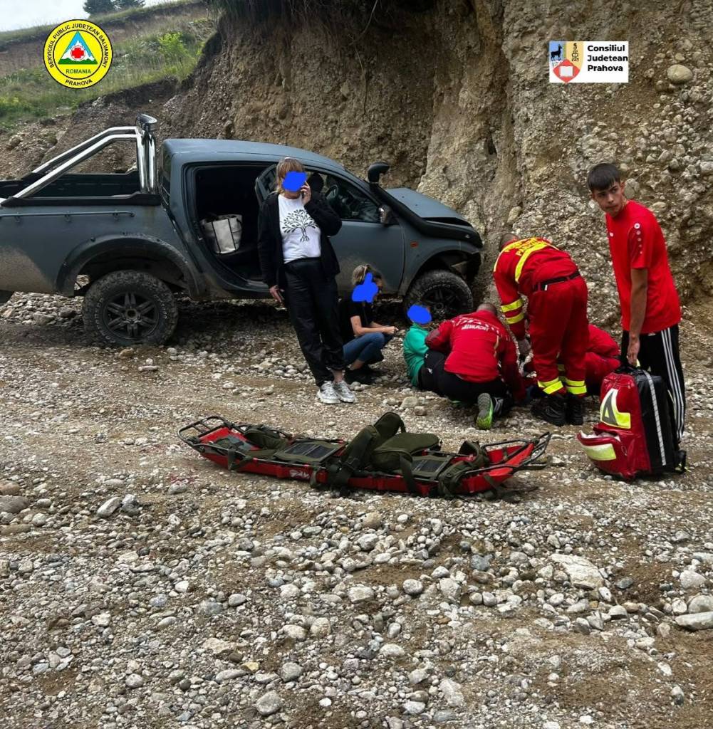 Echipaje de salvare montană intervenind la accidentul din zona Cabanei Ciucaș Echipaje de salvare montană intervenind la accidentul din zona Cabanei Ciucaș
