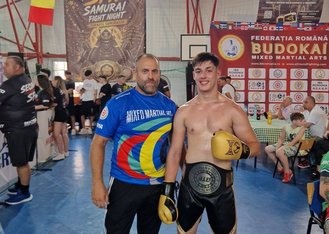 Luptători gălățeni în competiție de kickboxing