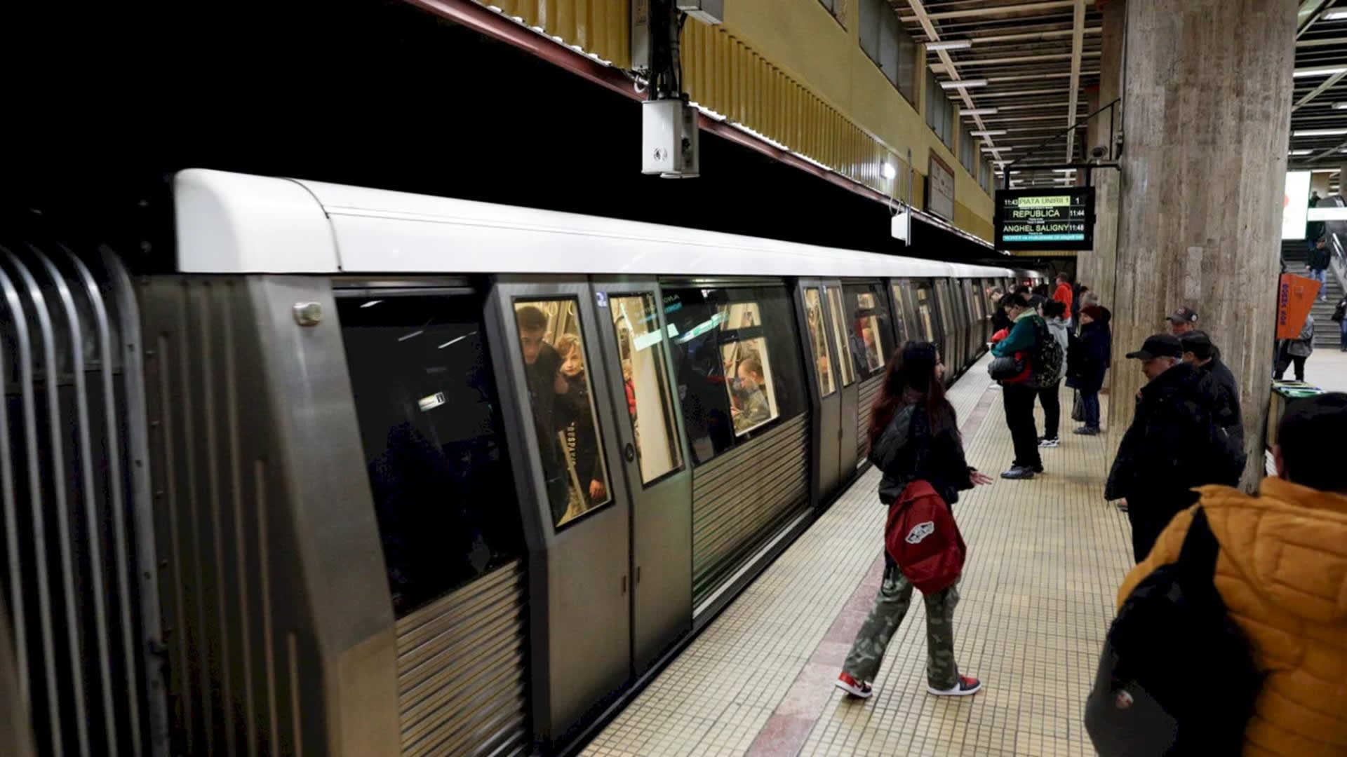 Sindicaliști metrou în acțiune, proteste, semne de avertizare