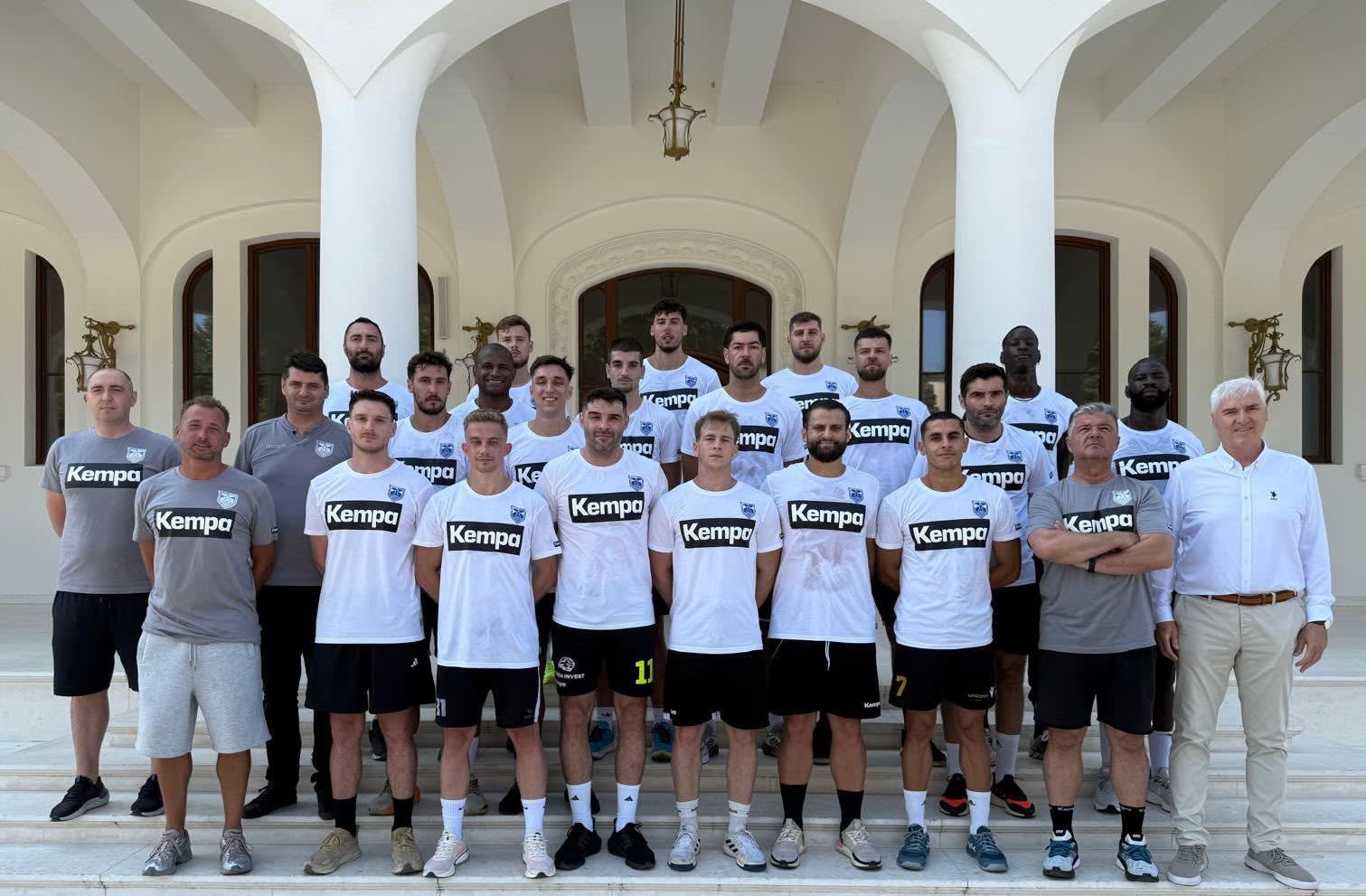 Echipa de handbal masculin a CSM Constanța în timpul antrenamentului