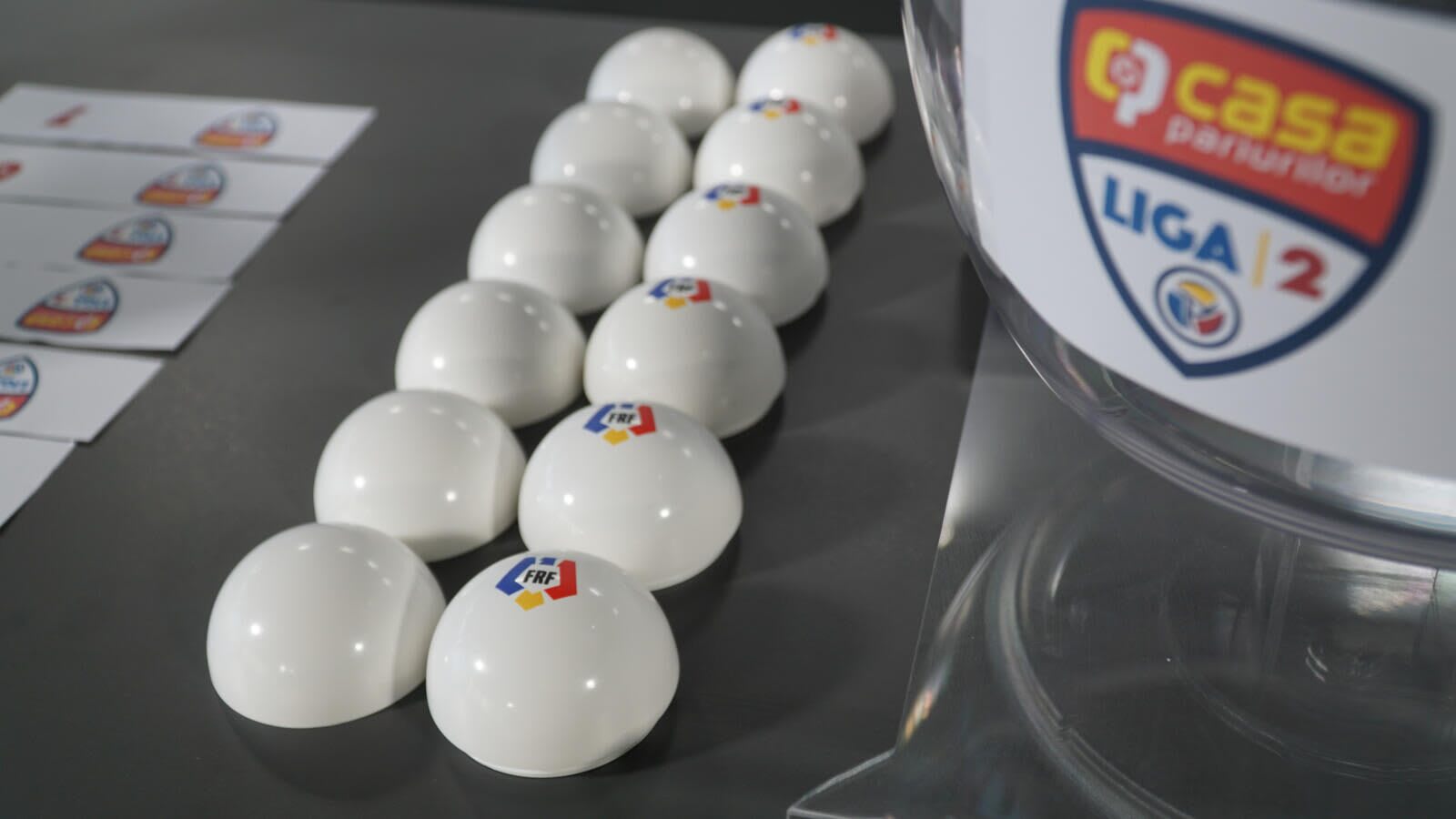 Fotbal echipă în teren, jucători în acțiune Fotbal echipă în teren, jucători în acțiune