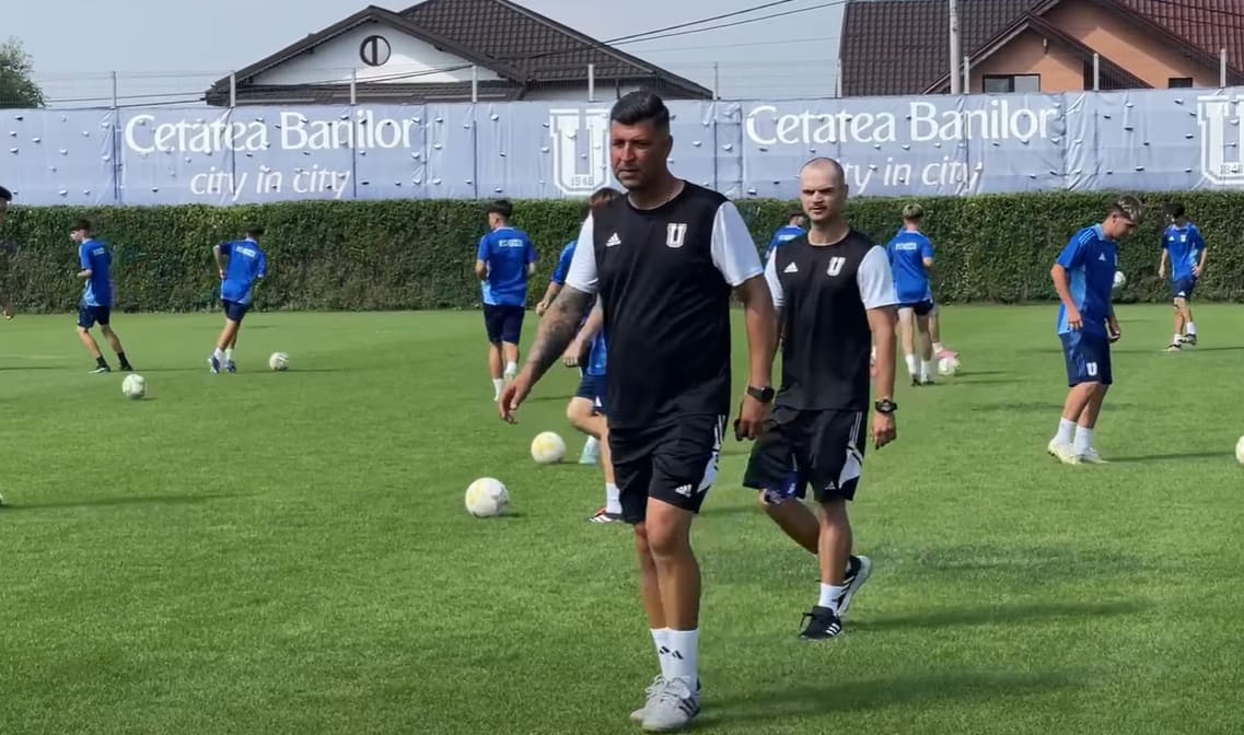 Echipa FCU Craiova 1948 în antrenament, stadion Tărâmul Leilor