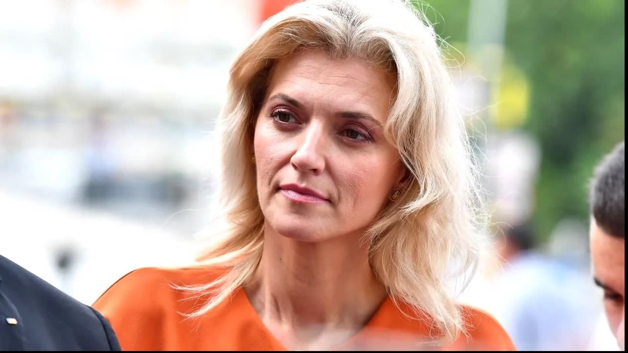 Alina Gorghiu în discurs public despre libertatea de exprimare Alina Gorghiu în discurs public despre libertatea de exprimare