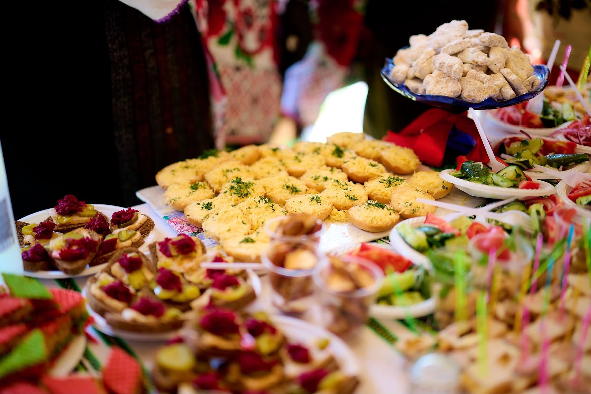 Expoziție gastronomică cu preparate tradiționale