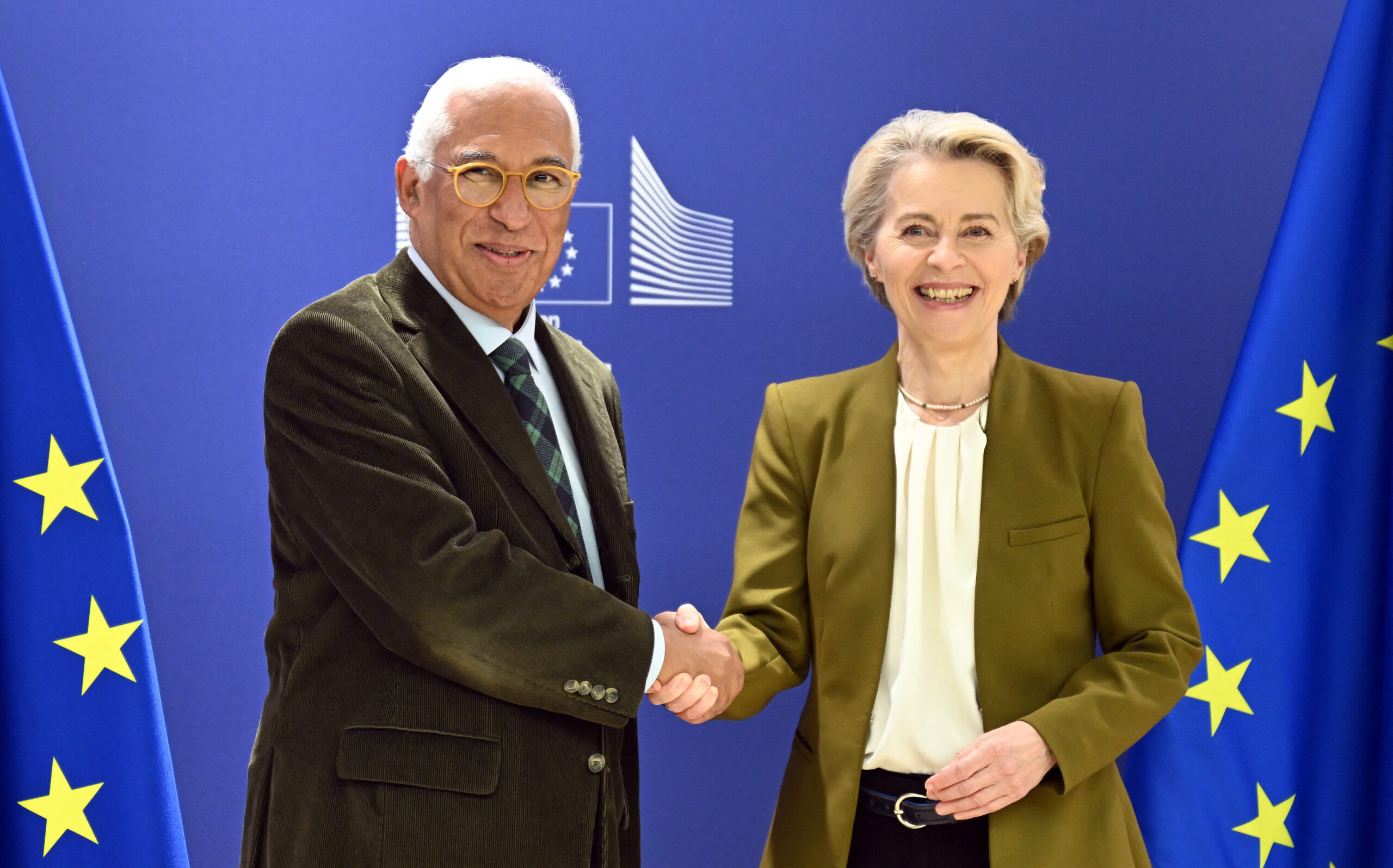 Diploma de aderare a Muntenegrului la UE, document oficial, simbol extindere